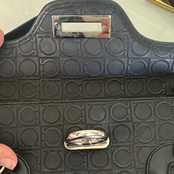 Salvatore Ferragamo Vintage Logo-Embossed Leather Shoulder Bag – Black - Picture 9 of 12